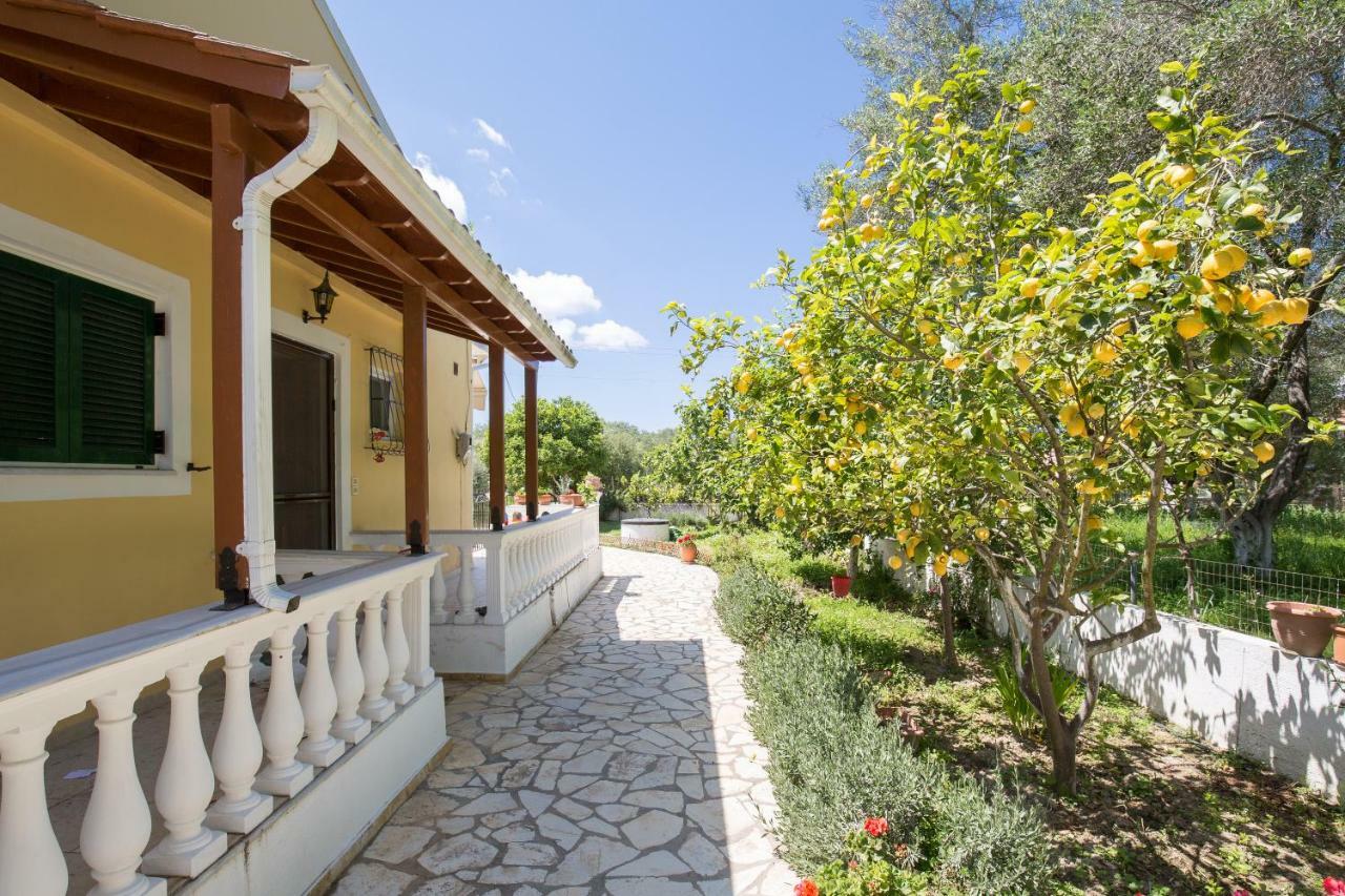 Karia Holiday Home Lefkimmi  Exterior photo