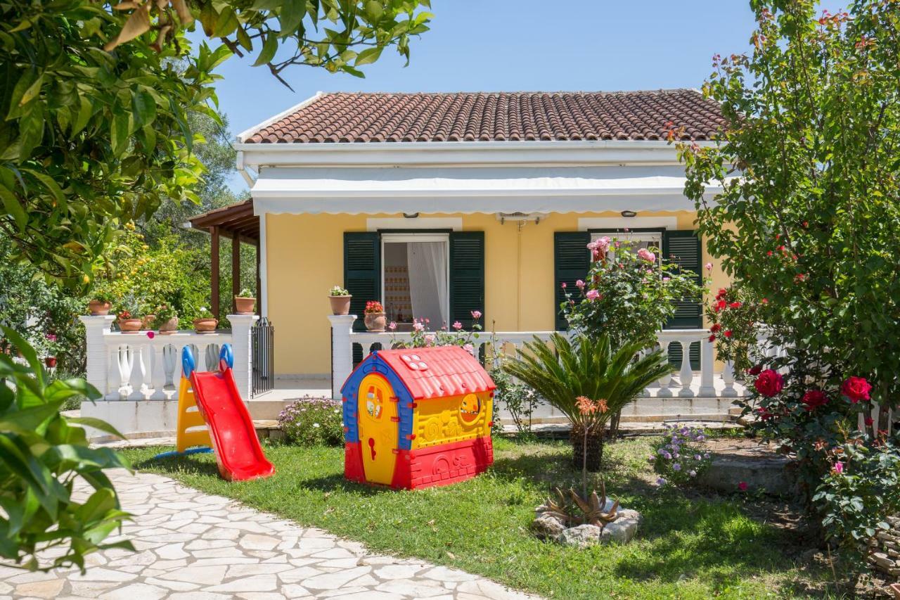 Karia Holiday Home Lefkimmi  Exterior photo